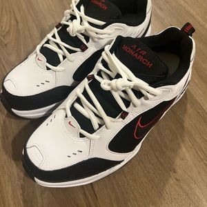 Nike shoes (size 9)